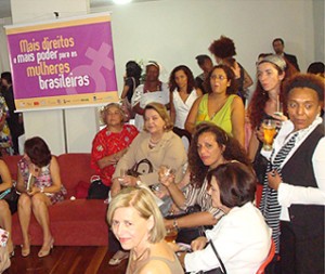 Na recepção da bancada feminina, ativistas comemoraram o aumento da participação feminina na política brasileira Na recepção da bancada feminina, ativistas comemoraram o aumento da participação feminina na política brasileira