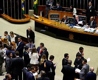 Sessão aprova inclusão do TST como órgão do Poder Judiciário e cria nova legislação para bloqueios de vias públicas