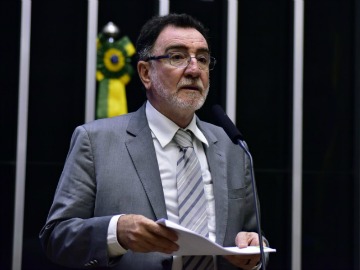 Patrus Ananias é o vencedor na redução da desigualdade social, segundo júri[fotografo]Zeca Ribeiro/Câmara dos Deputados[/fotografo]