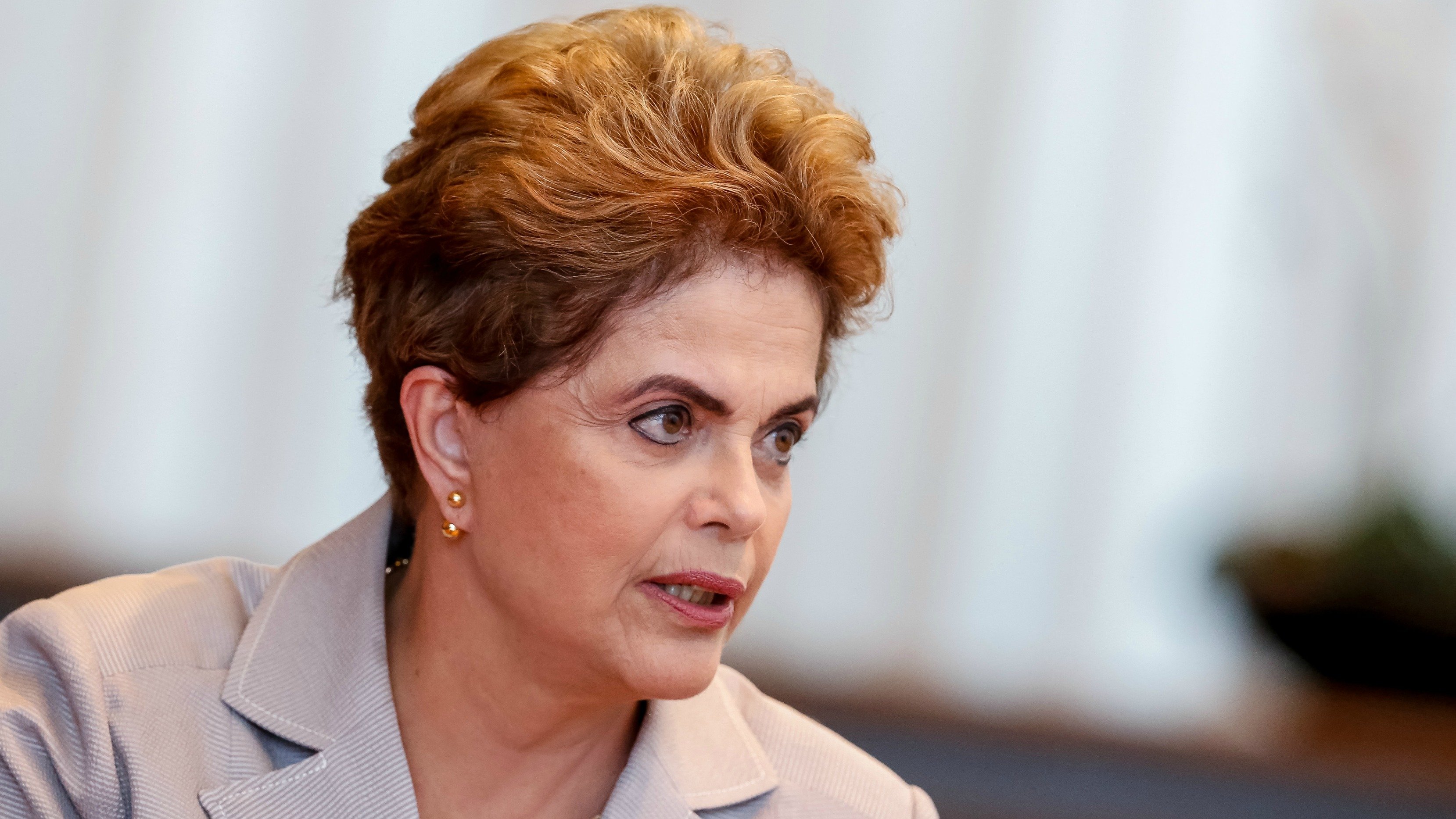 Dilma pede maior tempo para respostas das testemunhas de defesa, mas STF nega e enfatiza que não existem irregularidades