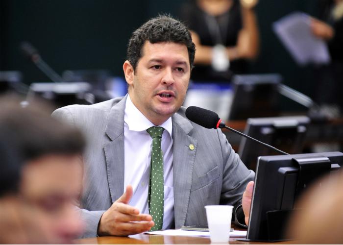 Betinho Gomes diz que sigilo está dificultando o trabalho dos parlamentares da CCJ