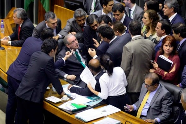 Cadeira de Cunha é cobiçada por deputados aliados e adversários