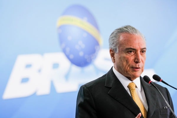 Presidente interino não vê derrotas, apenas 