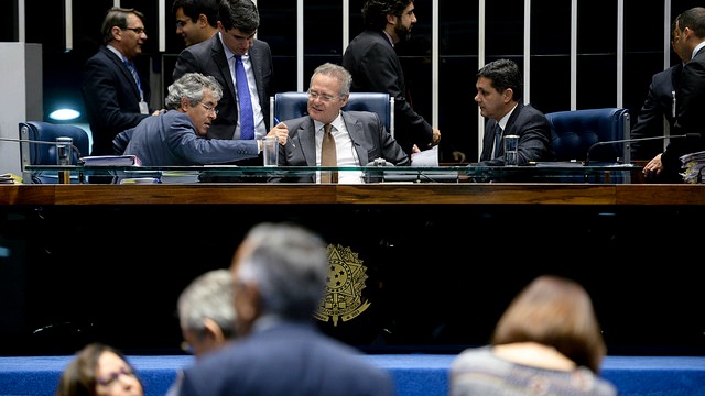 Renan Calheiros aproveitou semana de grande movimentação no Senado para aprovar matérias em plenário