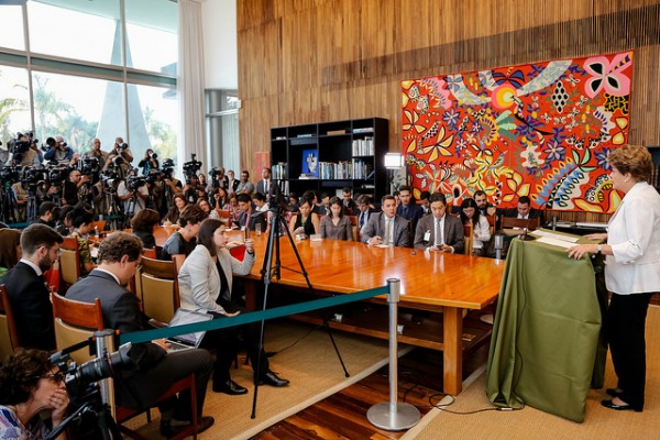 Imprensa foi convocada no mesmo horário em que a seleção feminina de futebol estava em campo