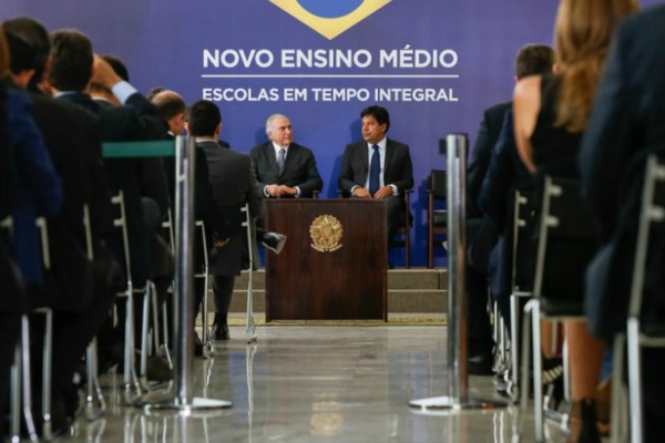 Temer e Mendonça Filho abriram a solenidade de apresentação do plano