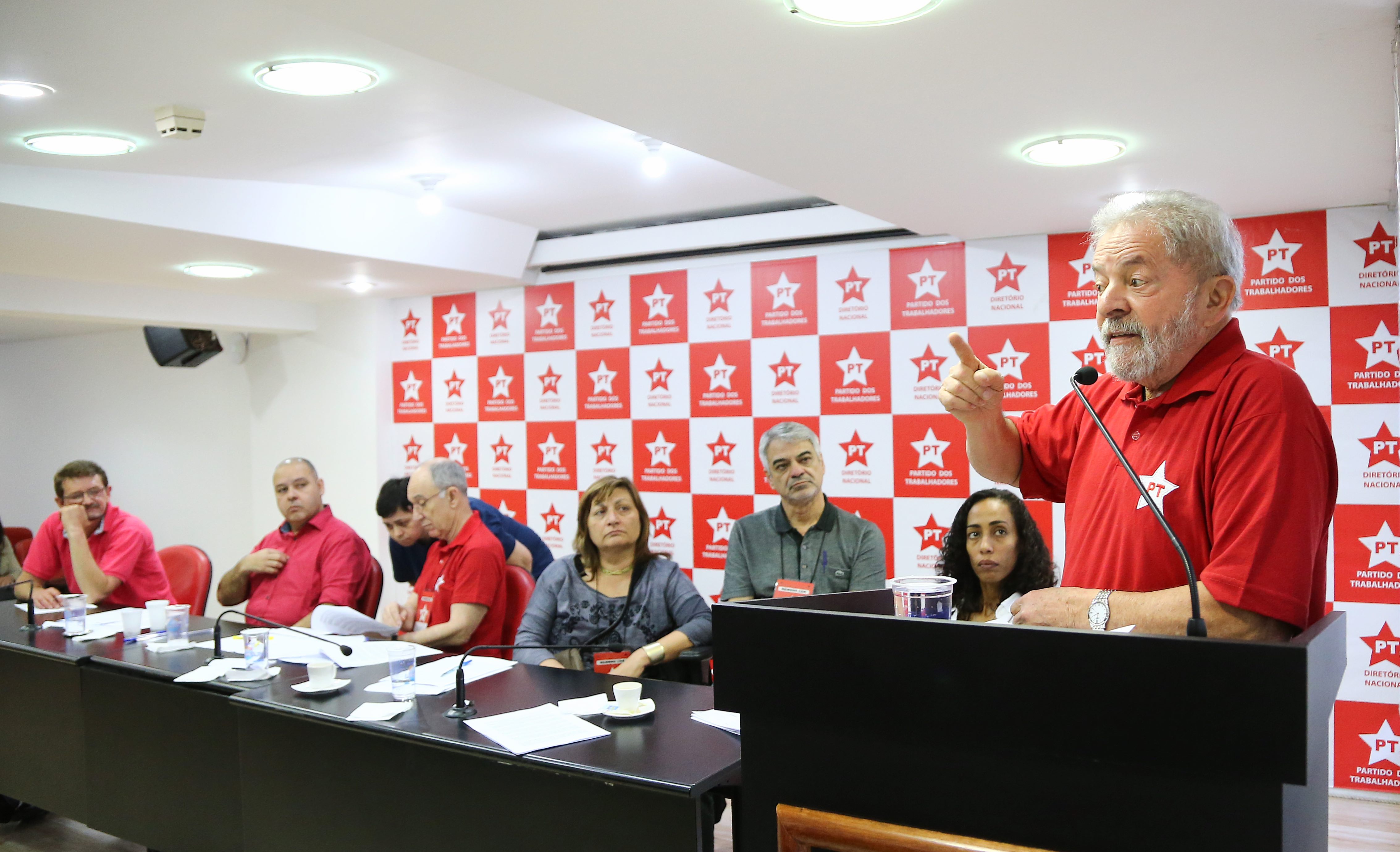 Com o aval de Lula, petistas decidem fazer campanha pela antecipação das eleições presidenciais