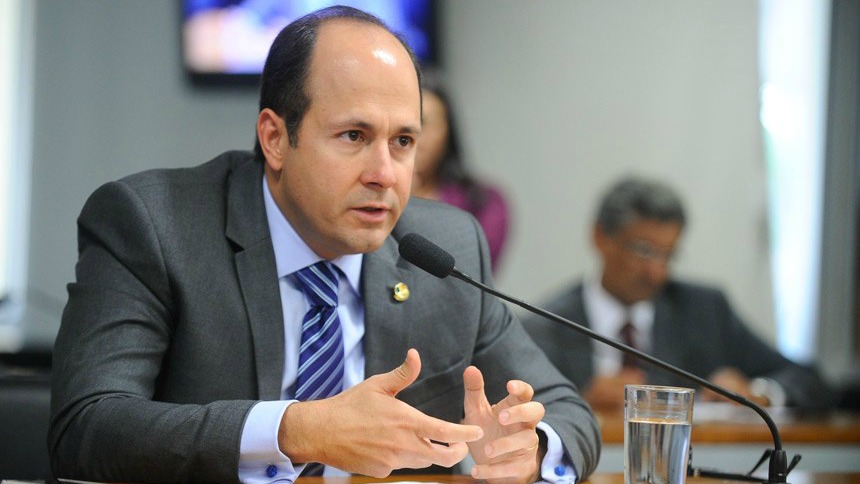 Ex-senador contabilizou 41,1% de ausências em votações do primeiro semestre