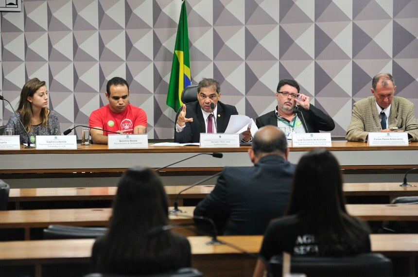 Propostas para o Metrô-DF foram discutidas entre representantes da sociedade, do governo local e senador Hélio José (PMDB-DF)