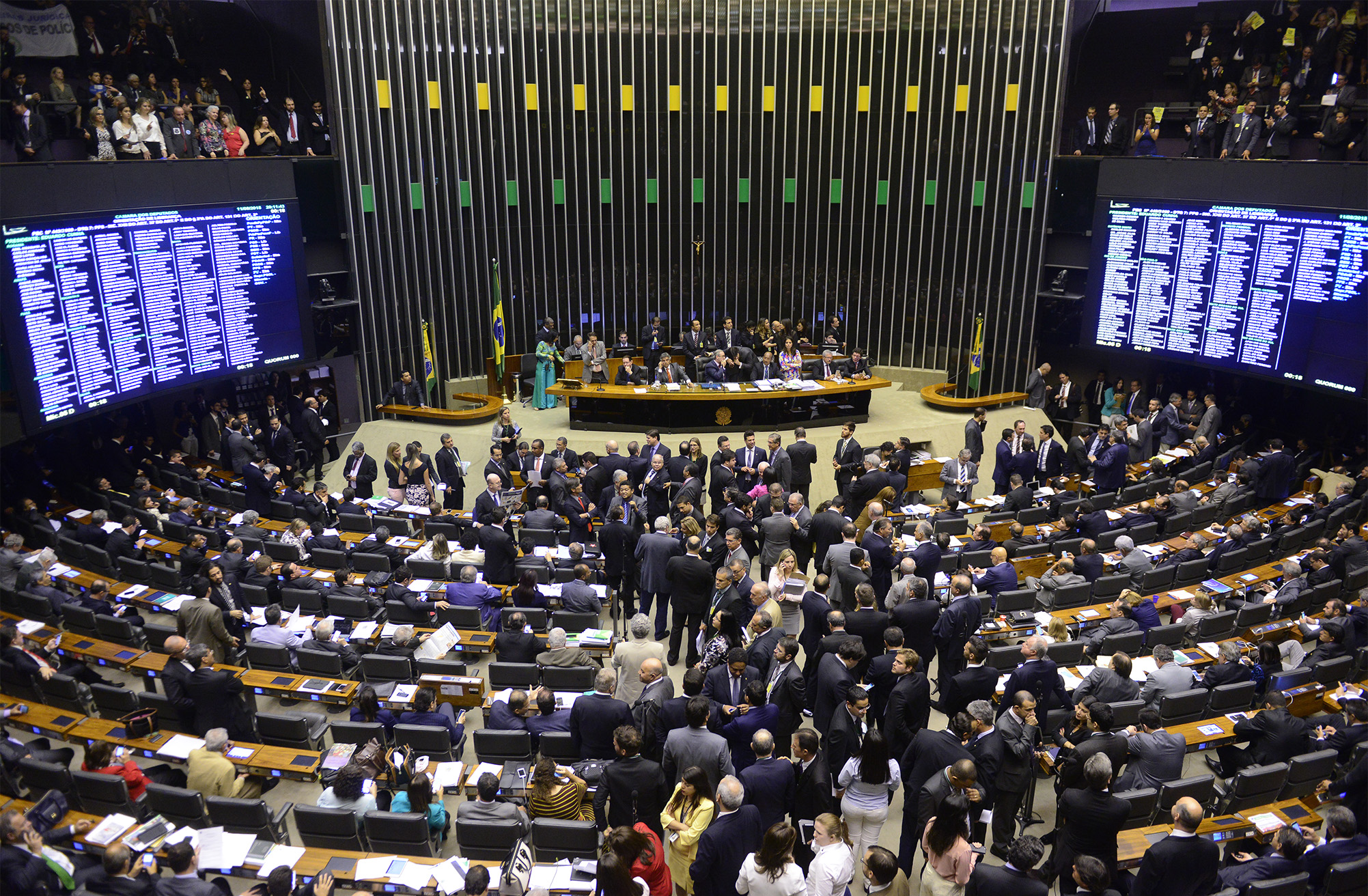 Sessão marcada para a manhã desta segunda-feira será prova de fogo para base aliada do governo Temer