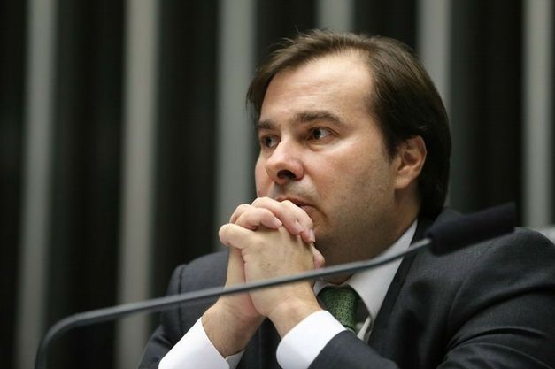 Rodrigo Maia se irrita novamente com embates ligados à Lei de Repatriação