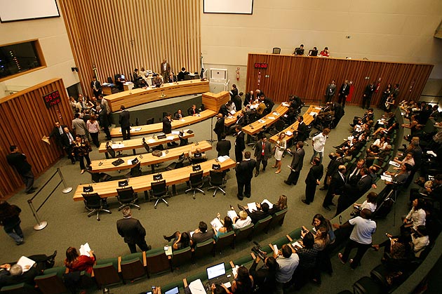 Nova Mesa é a esperança de retomada dos trabalhos na Casa