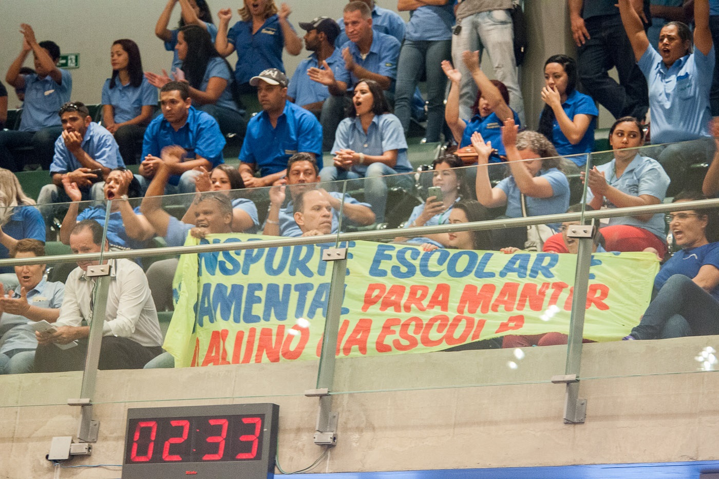 Trabalhadores do transporte escolar estiveram na Câmara Legislativa para pressionar deputados