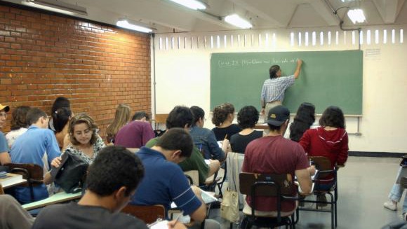 PL que promove a adoção dos Recursos Educacionais Abertos pela administração pública avança na Câmara