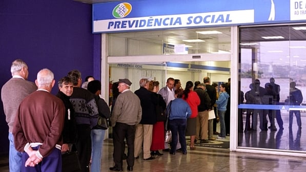 Aposentados na fila para entrar em unidade da Previdência Social[fotografo]ABr[/fotografo]