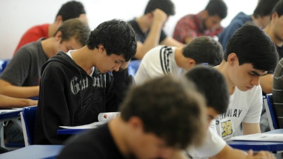 Estudantes do ensino médio em sala de aula. Foto: Reprodução