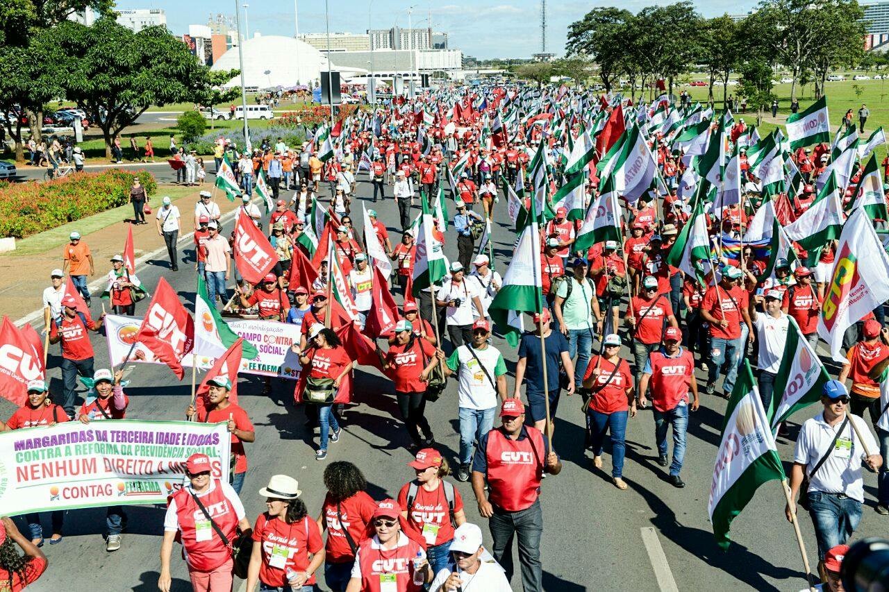 Ato em Brasília reuniu cerca de 10 mil pessoas, segundo a Polícia Militar