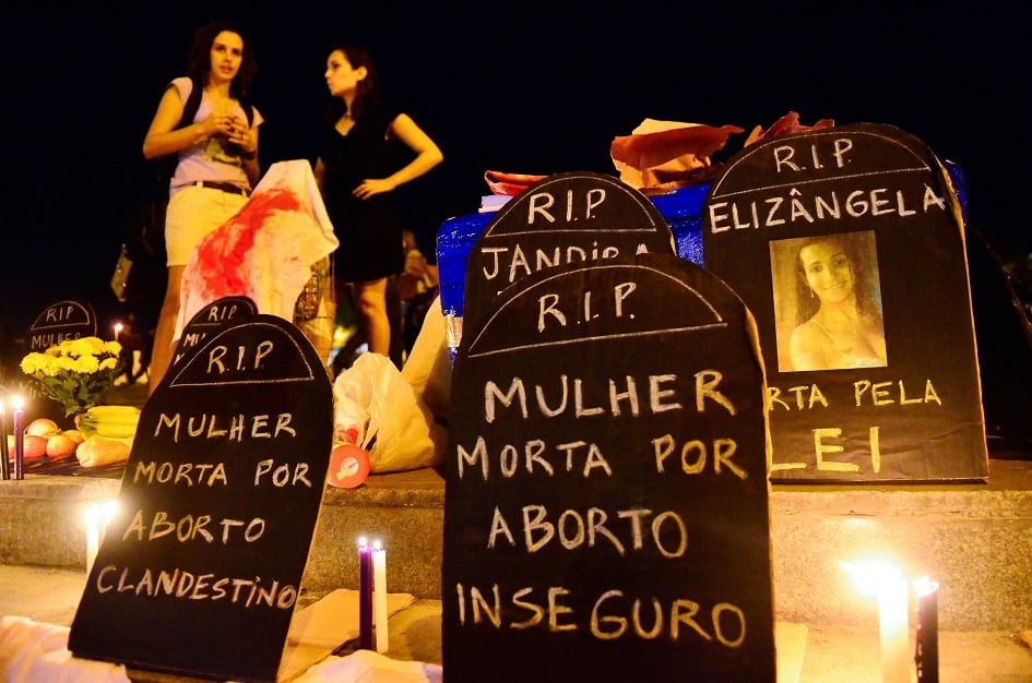 Mulheres fazem ato para alertar sobre alto índice de mortes em abortos clandestinos

Foto: Fernando Frazão/Agência Brasil