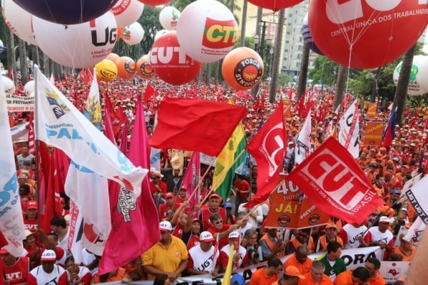 Centrais sindicais em protesto contra as reformas da Previdência e trabalhista, em 2017[fotografo]ABr[/fotografo]