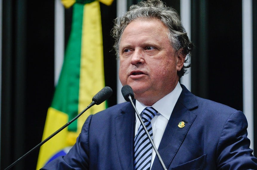 Ministro da Agricultura é acusado de ter liberado dinheiro de precatórios para abastecer conta-corrente para pagar apoio parlamentar em favor da Andrade Gutierrez