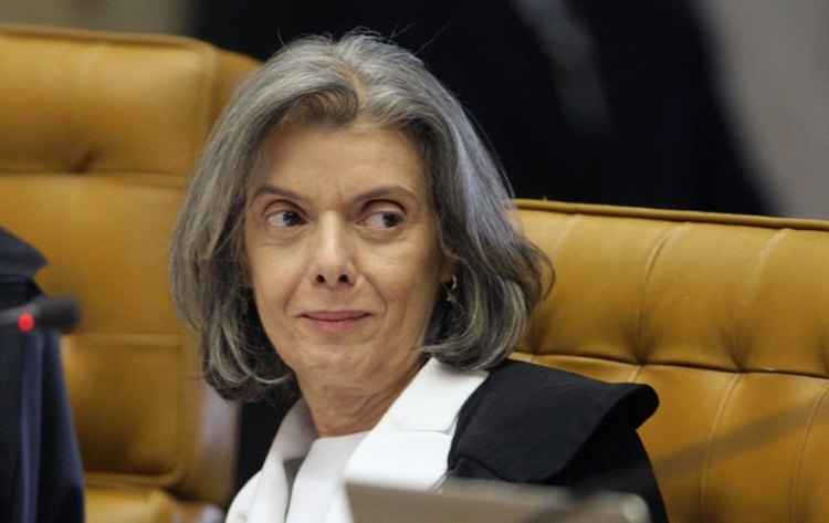 Cármen Lúcia justificou que Edson Fachin volta antes da votação da denúncia na Câmara