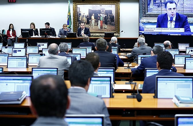 Com leitura do relatório na segunda-feira (10), discussões devem começar na quarta  (12). CCJ tem cinco sessões para debater