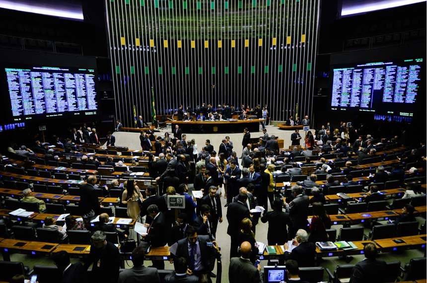 O colunista Paulo José Cunha aponta velhos trejeitos da política no que é apontado como o novo