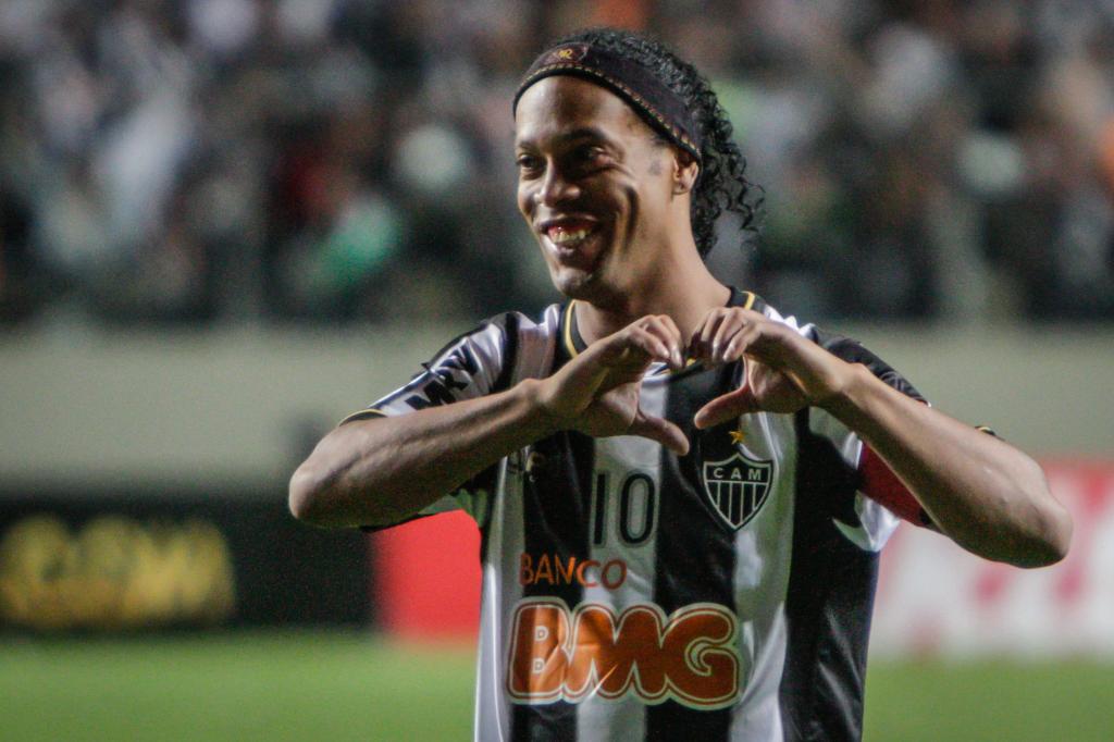 Ronaldinho quer se candidatar pelo PRB com o slogan 