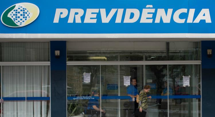 Sob o argumento de combate a privilégios de servidores públicos, a campanha havia sido suspensa na última semana