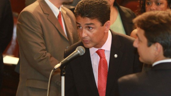 Bebeto é saudado como peça na estratégia de fortalecimento do partido