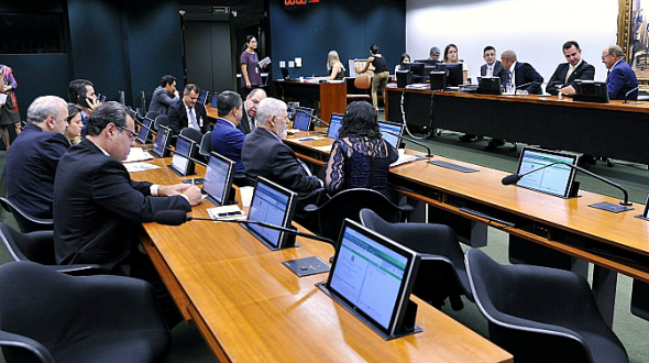 Após a janela partidária, o ex-presidente da comissão da PEC da Prisão em Segunda Instância, Aliel Machado (PV-DF), fica de fora do colegiado. Foto: Agência Câmara