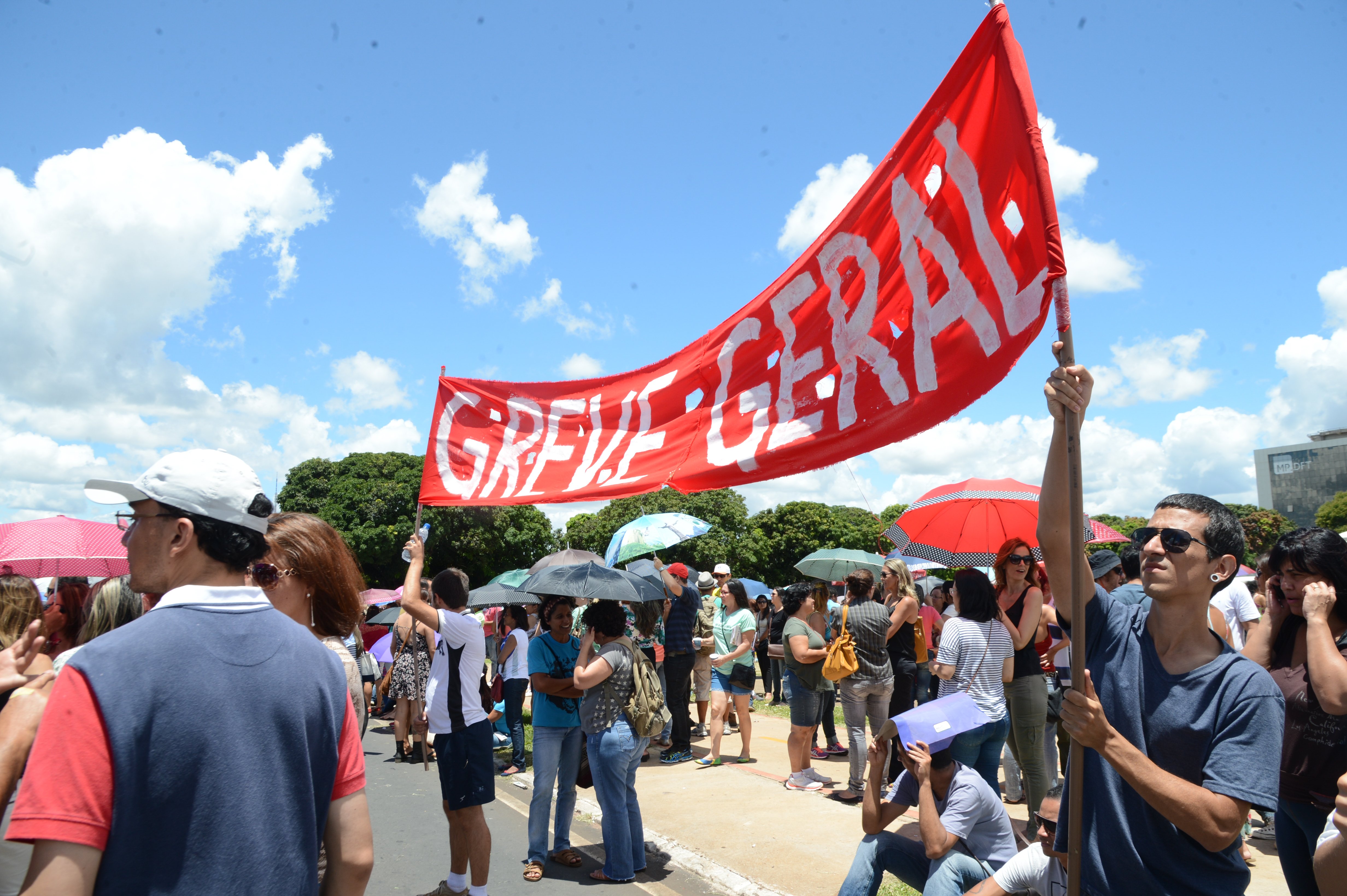 Com fragmentação das mesas de negociação, presidente da Fonacate prevê intensificação da pressão de servidores por reajuste salarial. Foto: Antonio Cruz/Agência Brasil