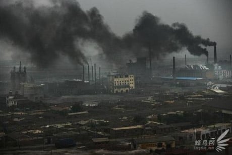 Governo promete reduzir emissões de gases poluentes em 50% até 2030 