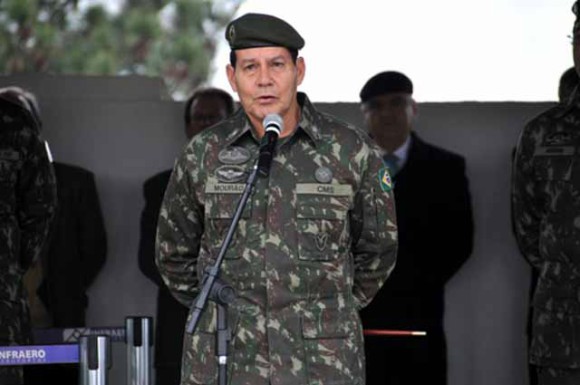 Mourão passou para a reserva meses depois de criticar o governo Temer e levantar a hipótese de uma intervenção militar no país