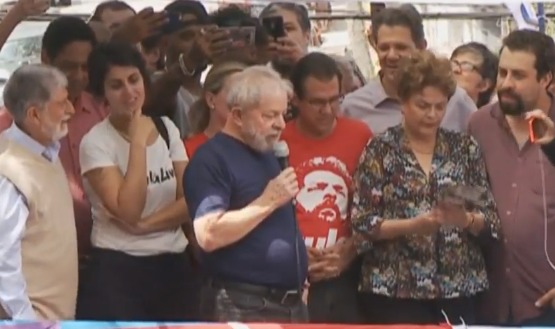 Durante o discurso em São Bernardo, Lula anunciou que se apresentará