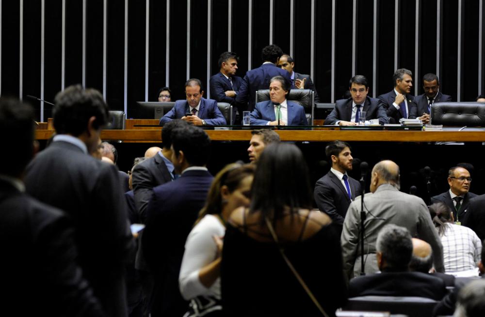 Parlamentares também mantiveram veto presidencial e aprovaram crédito suplementar de R$ 4,49 para municípios e DF