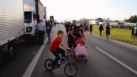 Retrato das manifestações em São Bernardo do Campo-SP no último dia 27, período em que a pesquisa registrou queda no apoio a greve de 53,54% para 34,5%.