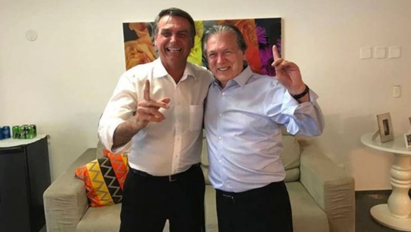 Presidente Jair Bolsonaro e presidente nacional do PSL, deputado Luciano Bivar, de quando ainda eram aliados, em 2018 [fotografo]Divulgação[/fotografo]