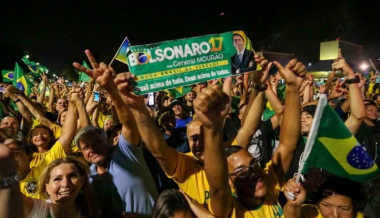 Bolsonaro. Eleitores Bolsonaro comemoram vitória na Esplanada dos Ministérios, em Brasília