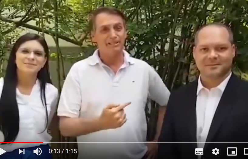 Bolsonaro gravou o vídeo ao lado de dois deputados federais recém-eleitos pelo PSL