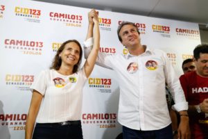 Camilo Santana comemora reeleição