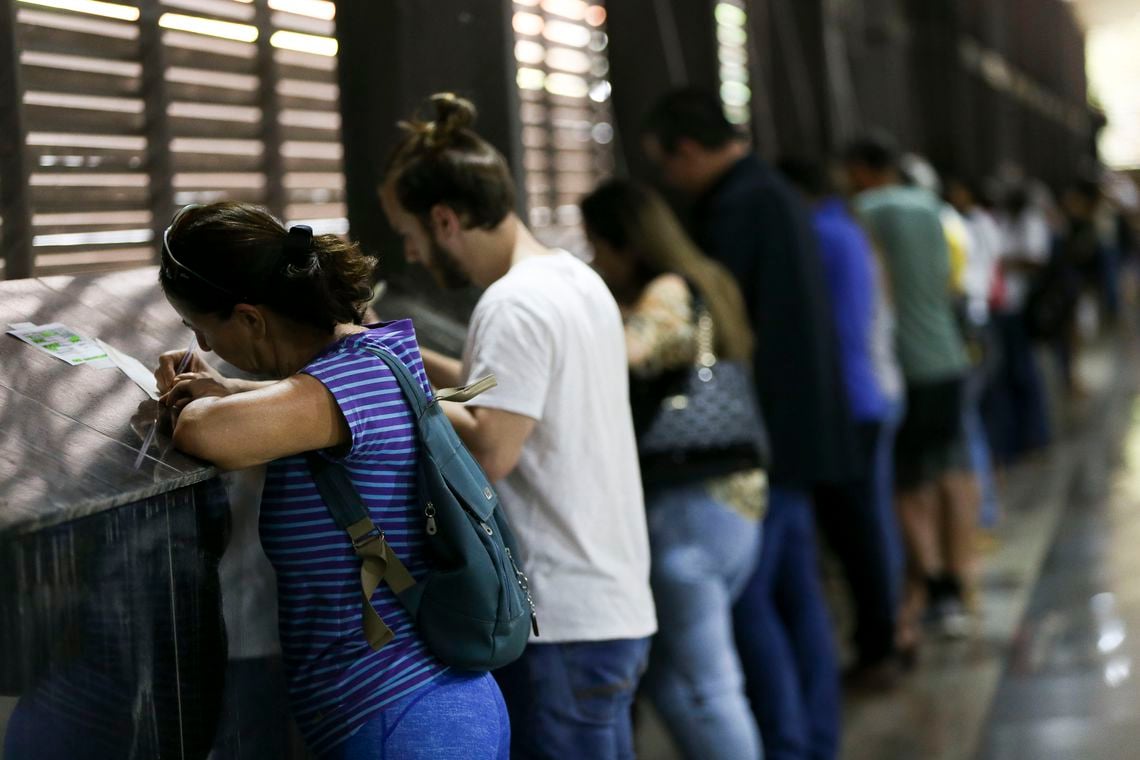 Eleitores justificam a ausência na votação em posto montado em shopping de Brasília[fotografo]Marcelo Camargo/ABr[/fotografo]