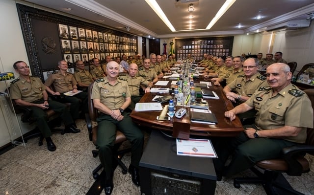 Há um pacto entre os integrantes do Alto Comando do Exército para garantir a ordem institucional, independente do resultado das eleições[fotografo]Agência Verde Oliva/Comando do Exército[/fotografo]