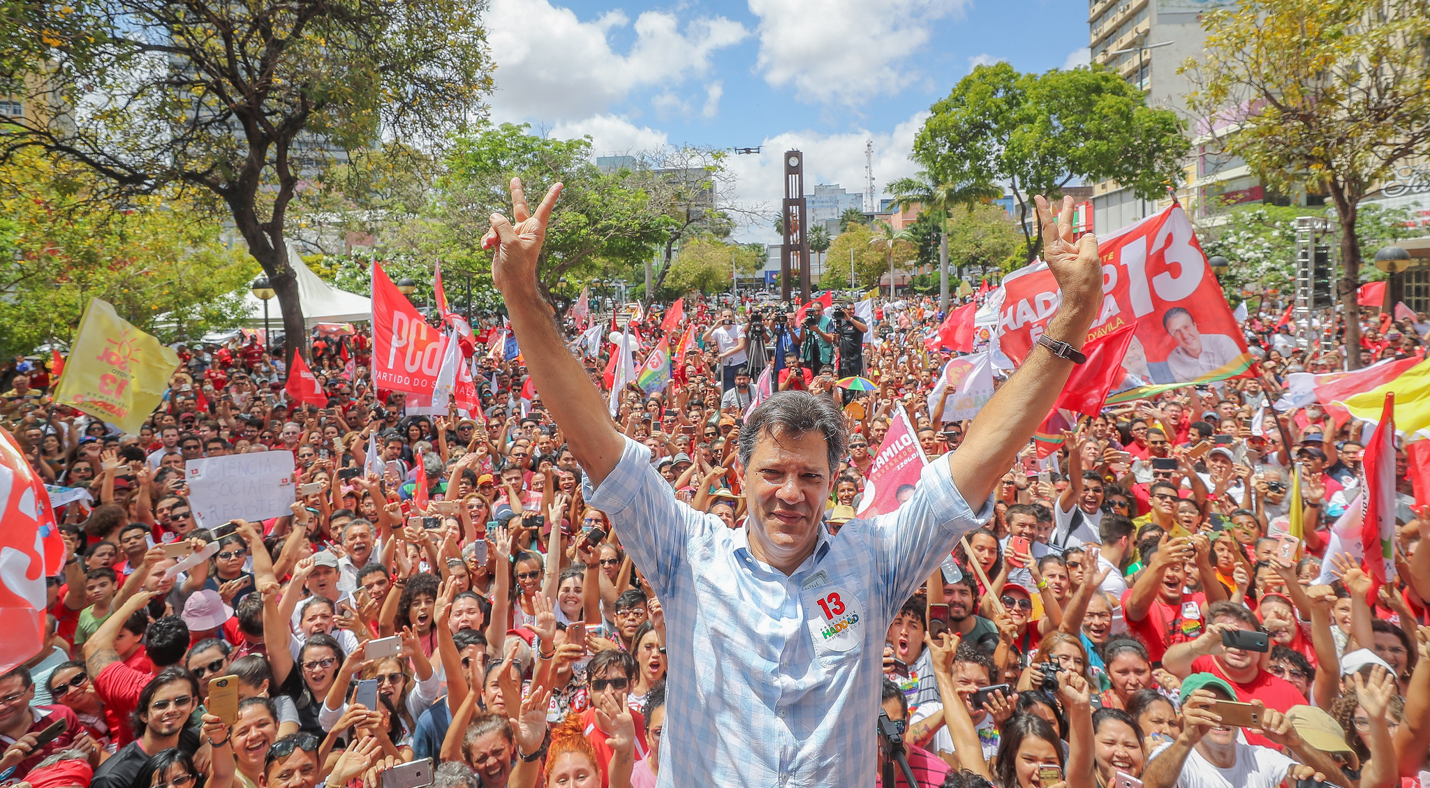 O candidato do PT à Presidência, Fernando Haddad, em ato de campanha em Fortaleza (CE) neste sábado (20)[fotografo]Ricardo Stuckert[/fotografo]