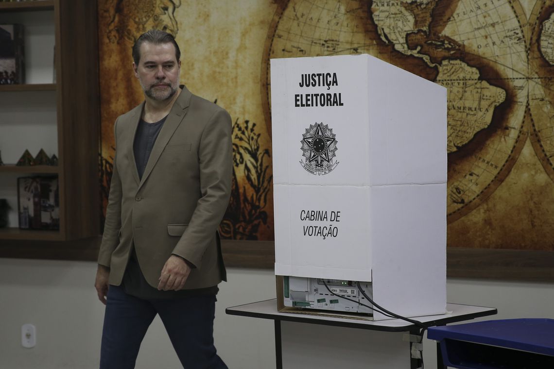 Toffoli não respondeu perguntas de jornalistas, mas fez rápido pronunciamento após votar em Brasília[fotografo]José Cruz / Agência Brasil[/fotografo]