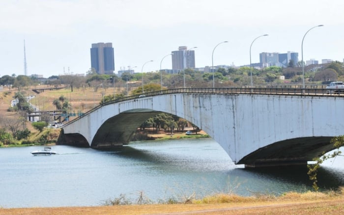 Ponte é uma das três que ligam Lago Sul ao Plano Piloto, onde ficam o Congresso e o Palácio do Planalto