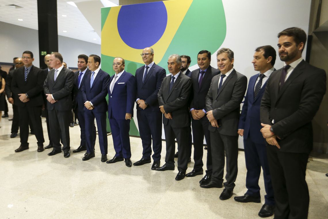 Governadores eleitos e reeleitos participaram de Fórum em Brasília. Carta  inclui 13 temas considerados 