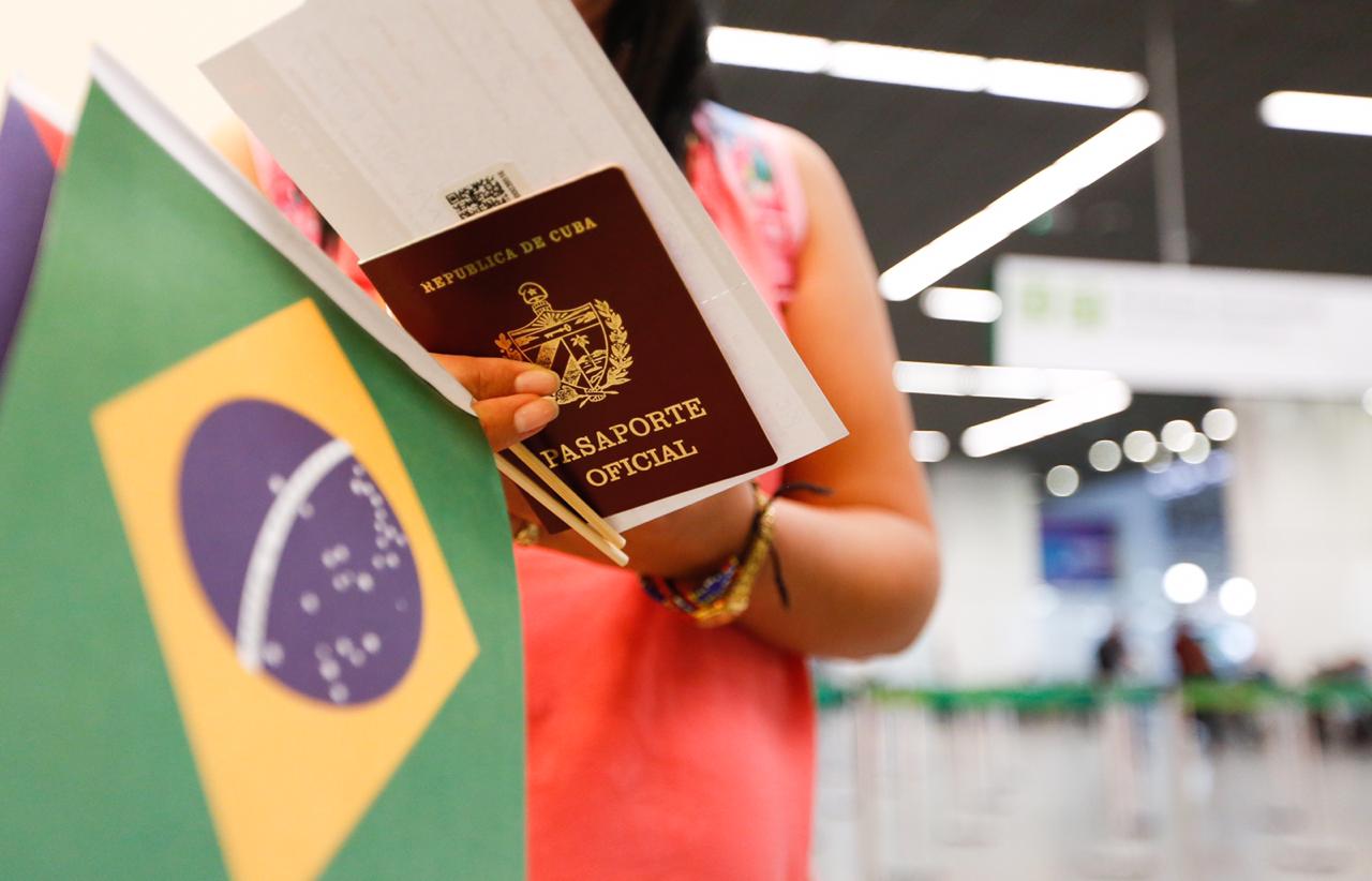 Embarque de médicos cubanos no aeroporto de Brasília[fotografo]Karina Zambrana[/fotografo]