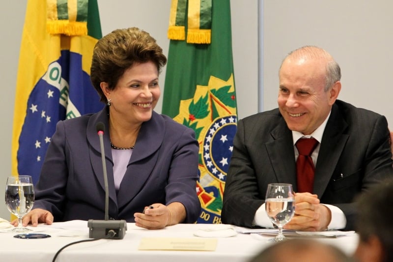 Dilma, Mantega e mais seis são acusados de maquiar contas públicas e, entre outros desdobramentos, provocar o rebaixamento da nota de crédito do Brasil[fotografo]Reprodução[/fotografo]