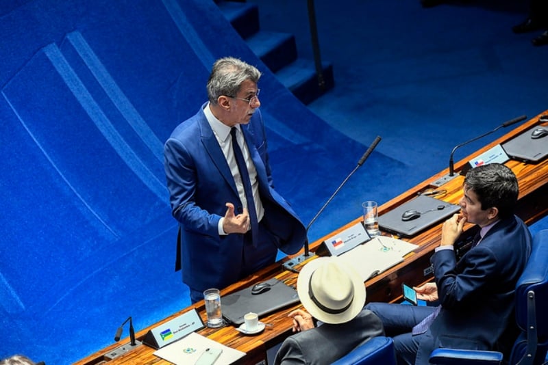 Relator do decreto de intervenção, Jucá tenta convencer colegas sobre a pertinência da medida[fotografo]Marcos Oliveira / Agência Senado[/fotografo]